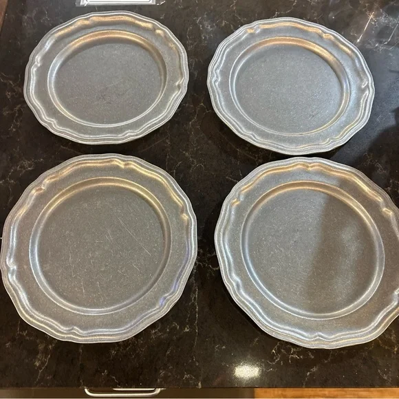 Set Of 4 Bread Plates Crown Castle Ltd USA Queen Anne Design 6 1/4” - Picture 2 of 13